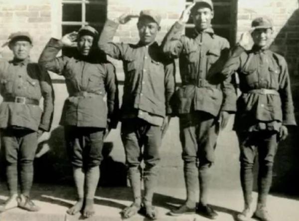 1947年,毛主席警衛員在昏迷中被送進太平間,死裡逃生後間諜浮現 1947年,毛主席警衛員在昏迷中被送進太平間,死裡逃生後間諜浮現