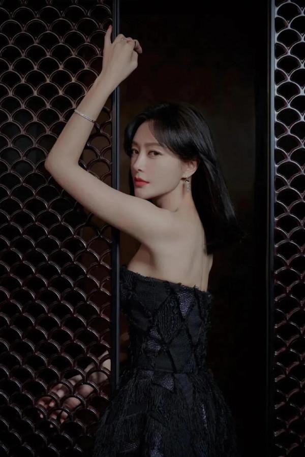 秦嵐的絕美照片，高雅端莊