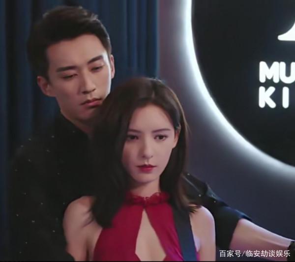 《一見傾心》和《夜色暗湧時》對擂，收視率衝二，兩劇差距在哪裡