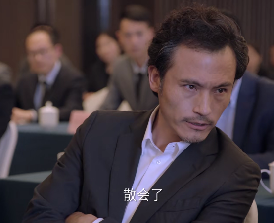 《突圍》成演技“照妖鏡”:戲骨演技驚豔四座,年輕演員讓人齣戲 《突圍》成演技“照妖鏡”:戲骨演技驚豔四座,年輕演員讓人齣戲