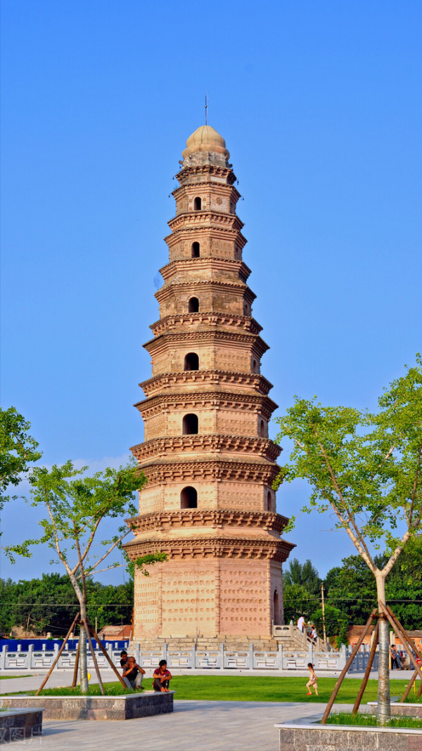 河南有825座古塔，號稱全國最多。朋友，你家鄉的古塔還在嗎？