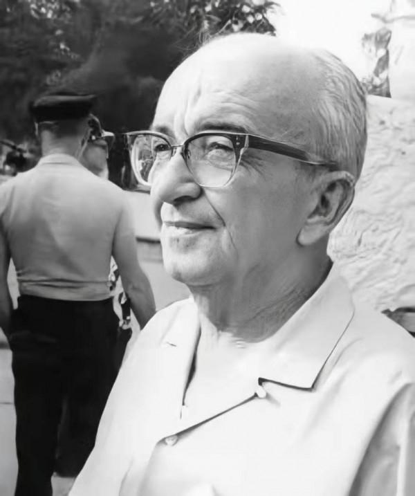 美國記者長津湖被志願軍俘虜，卻靠拍照賺百萬美元，成人生贏家