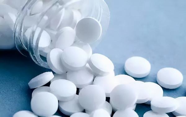 54歲的老陳把氨氯地平換成硝苯地平,一段時間後,他怎麼樣了 54歲的老陳把氨氯地平換成硝苯地平,一段時間後,他怎麼樣了