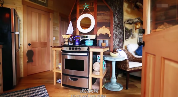 全程驚呼“老天爺”，國外女生接收樹屋滿目驚喜，這房子我給滿分