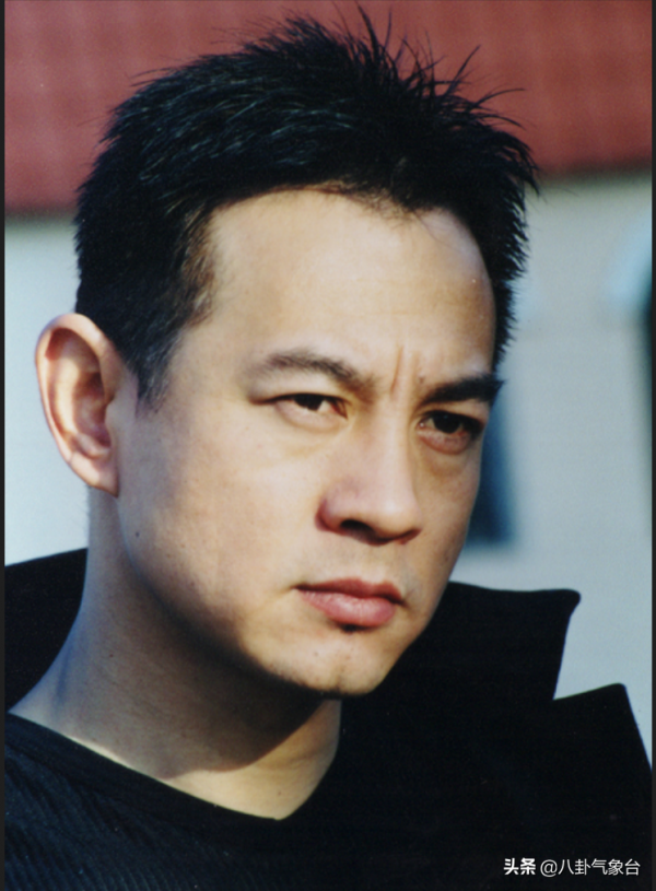 演員周浩東，27歲上北電，養父是他前行路上最大的支援