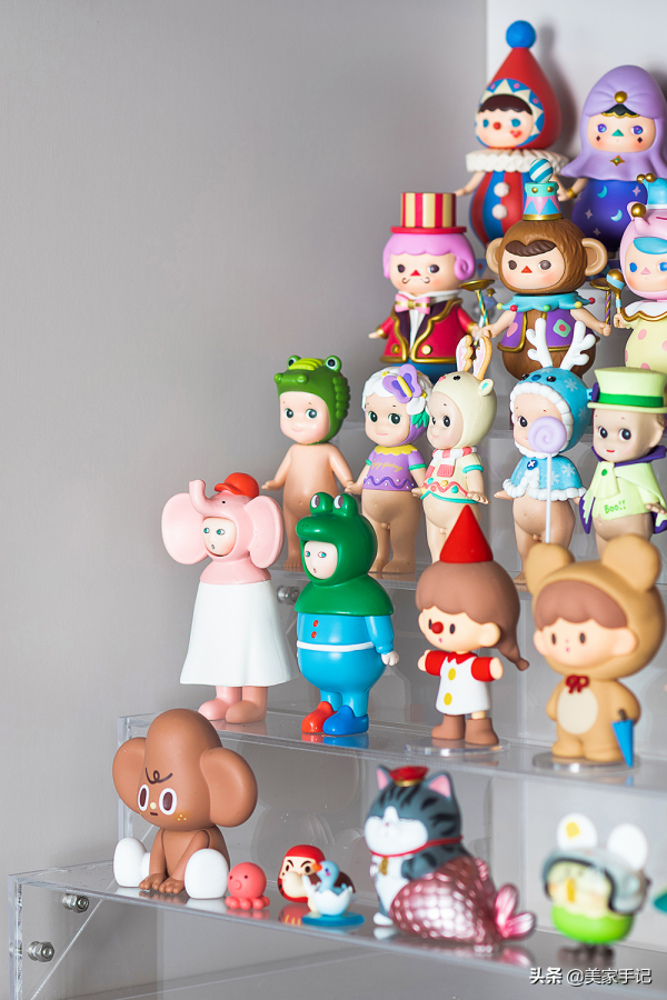 堅持極簡主義的浙江夫婦，把家裝修得一塵不染，透著骨子裡的高階