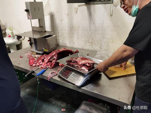 漢EV自駕新疆，第一次使用自動泊車，第一次自制烤串真香啊