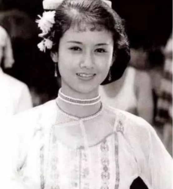 容貌出眾,60歲卻不生孩子的6位女星,楊麗萍為了跳舞拿掉孩子 容貌出眾,60歲卻不生孩子的6位女星,楊麗萍為了跳舞拿掉孩子