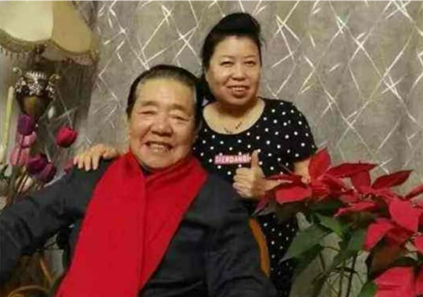 評書一哥單田芳的婚姻：為了報恩，我娶了大8歲的鄉下女人