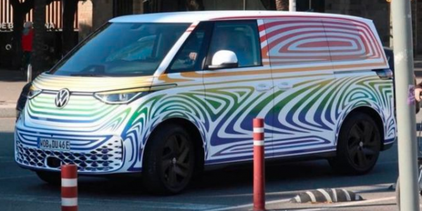 EV晨報 &vert; 長安UNI-K iDD或將一季度正式上市；賓士EQE SUV將國產；問界M5產能進展，首批1000臺入庫