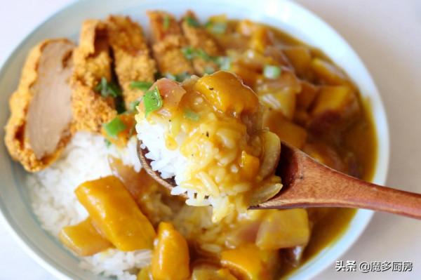 媽媽做飯就是香，今天安排咖哩南瓜雞排飯，小學生到家就光碟