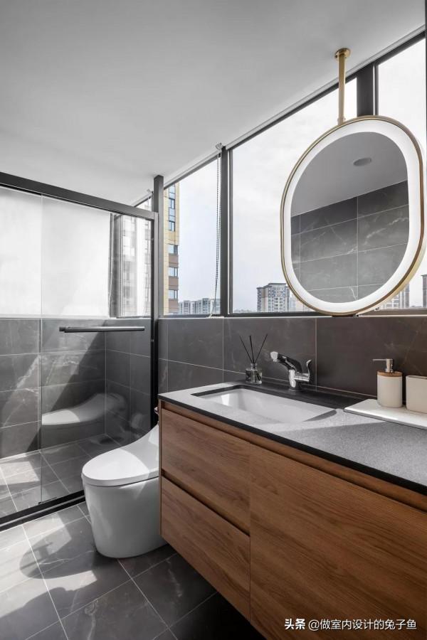 衛生間牆磚、地磚顏色搭配建議，別再只有“黑白灰”了，這樣更美