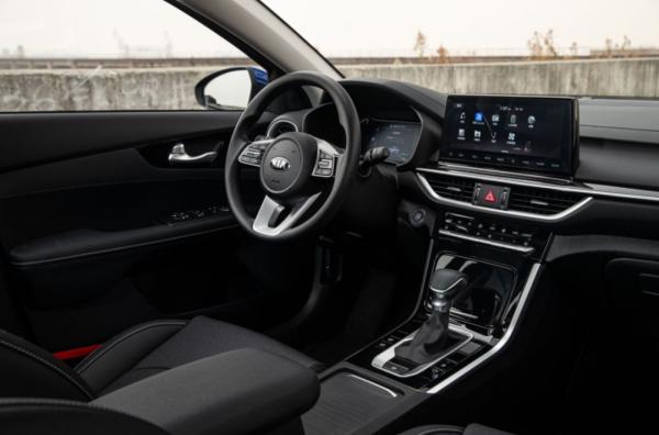 十萬左右A級合資轎車,起亞K3/軒逸/伊蘭特三車對比,結果如何? 十萬左右A級合資轎車,起亞K3/軒逸/伊蘭特三車對比,結果如何?