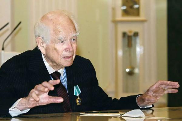 麥當勞奪取了蘇聯的“軍政大權” 麥當勞奪取了蘇聯的“軍政大權”