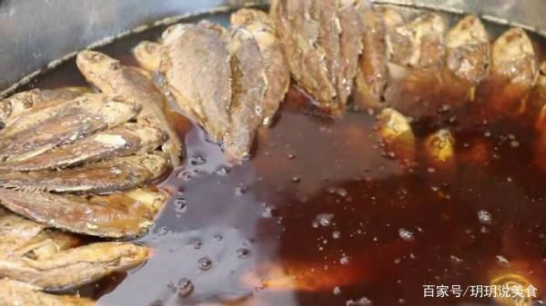 天津大叔賣非遺美食，15元一盒明星專程過來吃，食客一次買一鍋