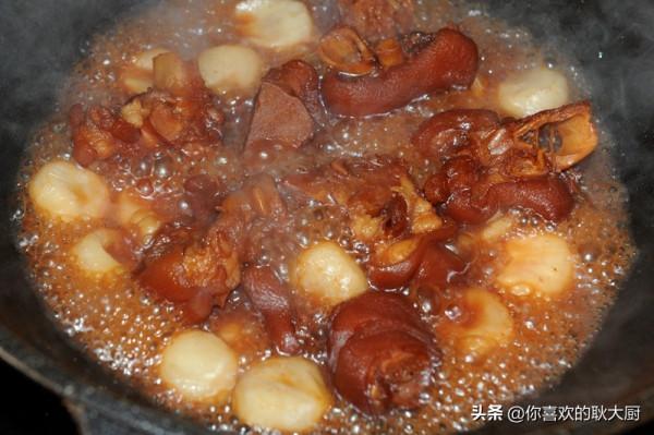 紅燒雙蹄:一葷一素,你意想不到的巧妙搭配 紅燒雙蹄:一葷一素,你意想不到的巧妙搭配