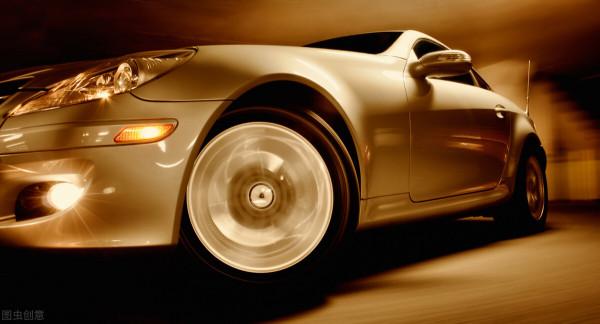 “走路像條狗,生活像條龍”的男人 “走路像條狗,生活像條龍”的男人