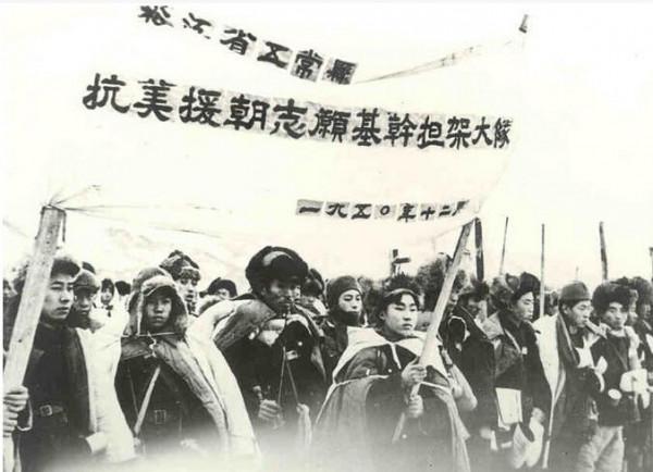 四川老兵回鄉隱居，30多年後兒子指著報紙道：爹，上面在找你