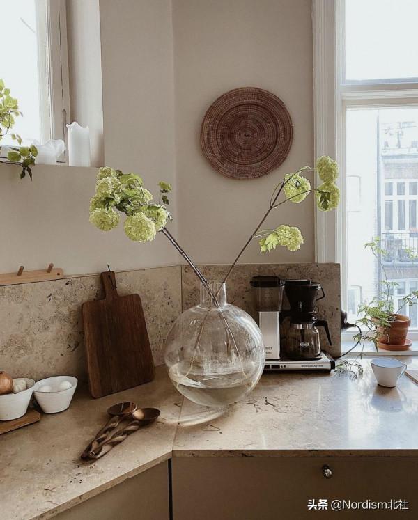 《空間》第46期:在瑞典老公寓裡,認真擁抱生活 《空間》第46期:在瑞典老公寓裡,認真擁抱生活