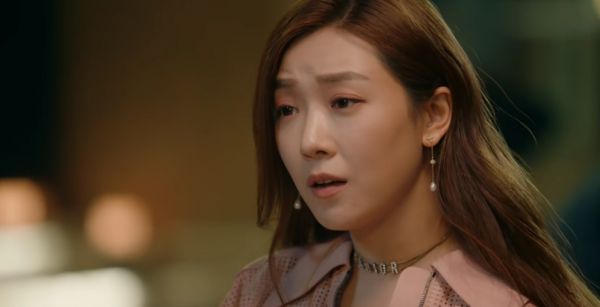 衝著楊紫看《女心理師》，卻被女二吸引了，造型簡單讓人一眼難忘