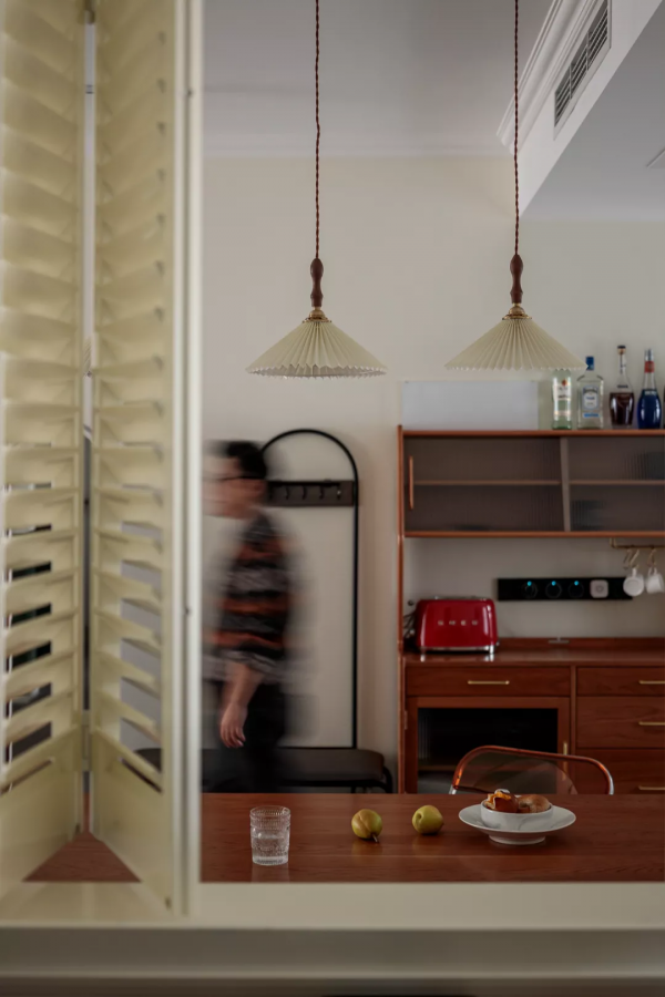 藏不住了！開室內窗，才是拯救90m² 老舊二手房的終極大招