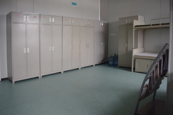 年前搬新家！拆裝式營房，來了