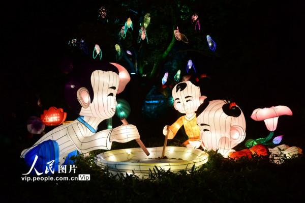 多彩花燈迎中秋 多彩花燈迎中秋