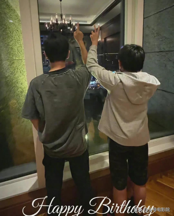 12歲kimi身高快超林志穎！爸爸萌娃變身：石頭超180，王詩齡壯碩