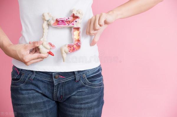 女孩好多天都不排便，因為吃石榴不吐籽兒？醫生：幸好去醫院及時