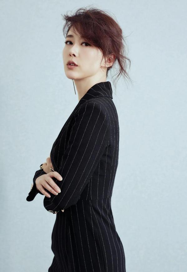 最美嫦娥顏丹晨亮相金雞獎