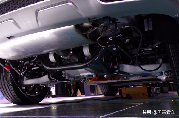 不斷進化，曝奇瑞瑞虎8Plus鯤鵬e+四驅版更換全新H型鋁合金擺臂