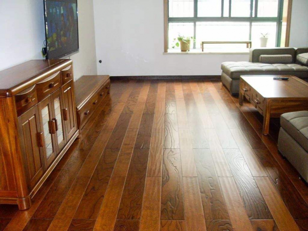 美觀與耐用並重，謹記地板九大鋪貼要點，地板施工更順利