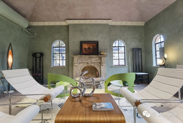 在莫蘭迪色的洋房裡看中古傢俱展