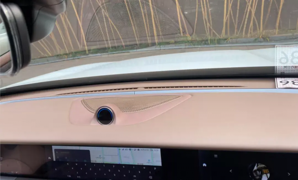 材料工程師體驗嵐圖FREE試裝車：主體已成形，細節再推敲