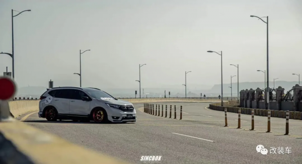 再加10萬塊本田皓影也很帥，自己開模做套件玩姿態