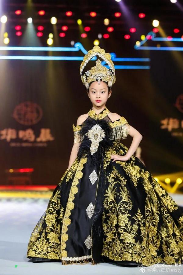 8歲甜馨遭暴力辱罵：長大又是做頭髮的料