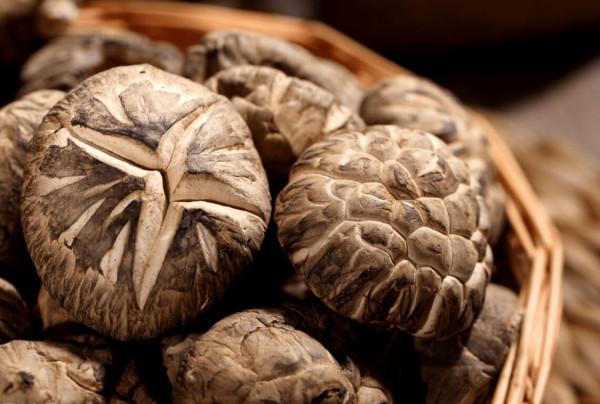 冬至後，冬藏進補，記得吃“三冬”，食“三黑”，補足營養過寒冬