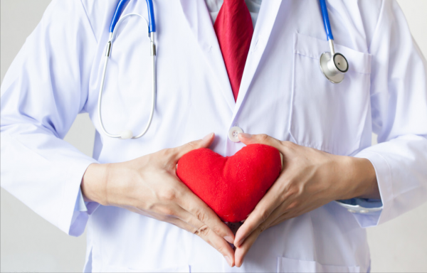 冠心病心絞痛，根在血脈不通，2個成藥理氣活血化瘀，保護心血管