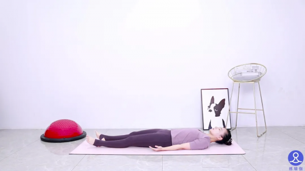 32歲陳小紜近照暴瘦成“魯豫”,下巴尖銳,小腿瘦到骨頭凸出 32歲陳小紜近照暴瘦成“魯豫”,下巴尖銳,小腿瘦到骨頭凸出