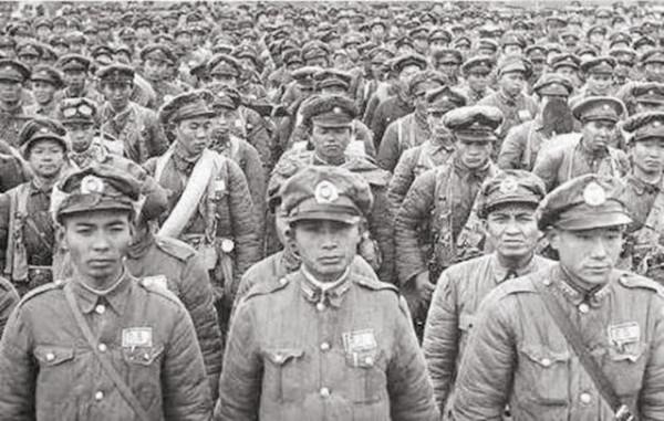 80門火炮齊轟,林彪一線督戰,怒摔望遠鏡:浪費炮彈 80門火炮齊轟,林彪一線督戰,怒摔望遠鏡:浪費炮彈