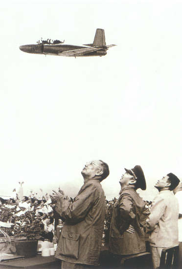 他63歲任空軍司令員,22歲參加抗美援朝,65歲晉升上將,如今90歲 他63歲任空軍司令員,22歲參加抗美援朝,65歲晉升上將,如今90歲