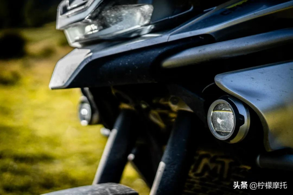 不該賣這價!春風800MT:只有騎過才能感受它的與眾不同 不該賣這價!春風800MT:只有騎過才能感受它的與眾不同