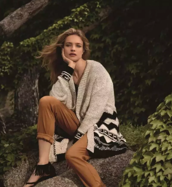 水果妹頭婚嫁貴族，二婚帶3娃嫁LV太子爺，39歲的她穿紅裙多美