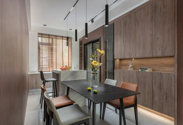 120平三室輕奢風格，全鋪大理石電視牆，餐廚原木設計，精緻氣派