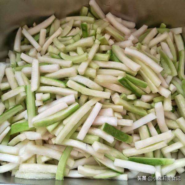 醃蘿蔔乾,直接放鹽醃不好吃,80奶奶教我老方法,又香又脆又衛生 醃蘿蔔乾,直接放鹽醃不好吃,80奶奶教我老方法,又香又脆又衛生