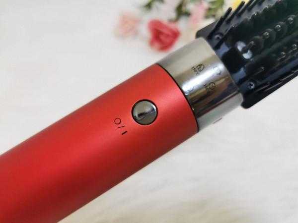 暴躁girl必備，三分鐘告別炸毛~添可秀萬智慧美髮梳使用分享