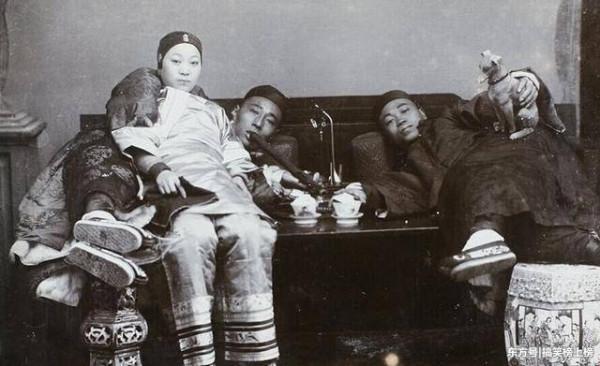 八旗子弟救不了大清，日本鐵桿莊稼更多，為何卻能幫助日本崛起？