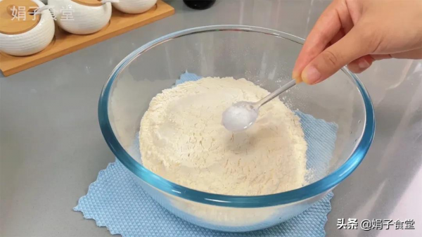 豬肉餃子好吃有竅門,調餡多加這一步,比餃子館的好吃,又鮮又香 豬肉餃子好吃有竅門,調餡多加這一步,比餃子館的好吃,又鮮又香