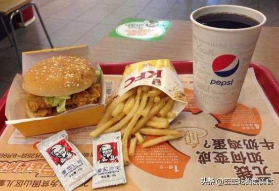 吃肯德基，別把番茄醬擠在餐盤紙上，薯條盒上的小機關，你發現沒