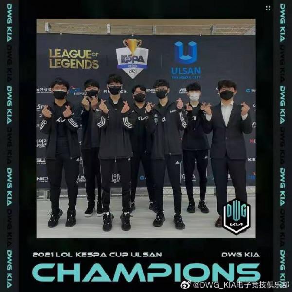 虎娘日報：永恆之森面板上新 Smlz暫別春季賽場